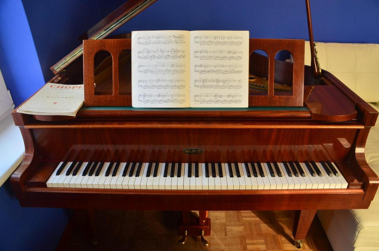Apartament Dark Amber- 3 Rooms Grand Piano Świnoujście  Eksteriør billede